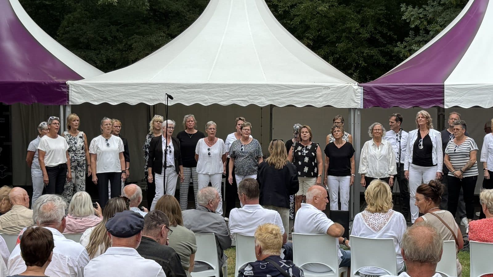 Koorleden van United Voices in Zwartewaal