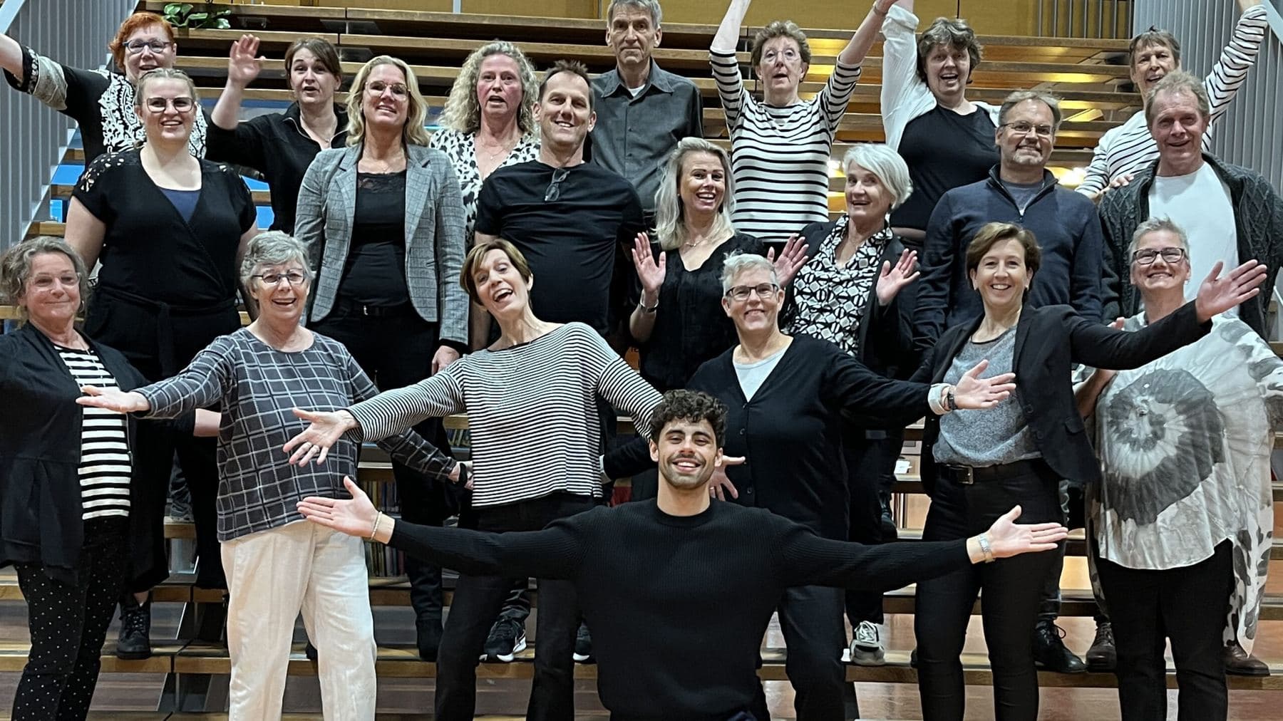 Koorleden van Vocaal Regionaal tijdens een repetitie